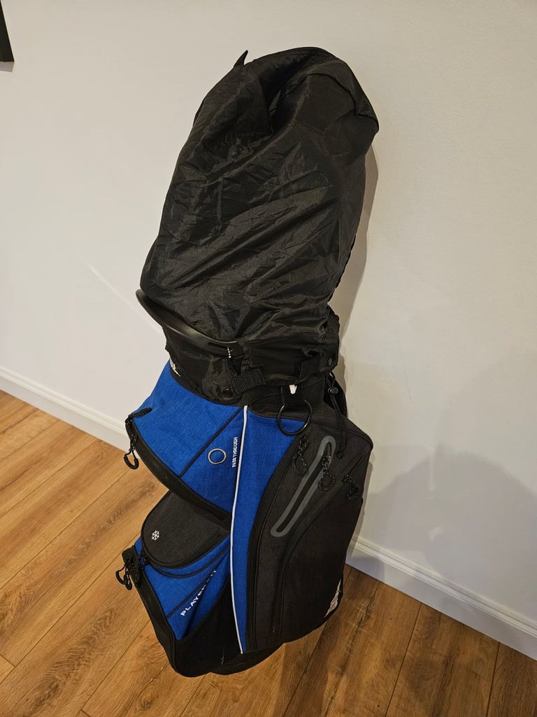 Wilson player-Fit gents premium package set, RH, graphite shafts and cart bag.