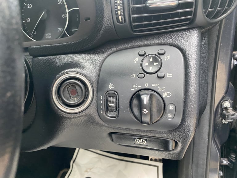 2006 Mercedes-Benz C-Class C200K SE 3dr Auto COUPE Petrol Automatic