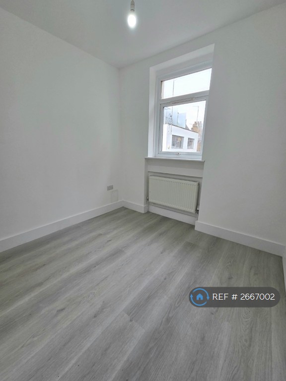 1 bedroom flat in Finchley Road, London, NW2 (1 bed) (#2667002)