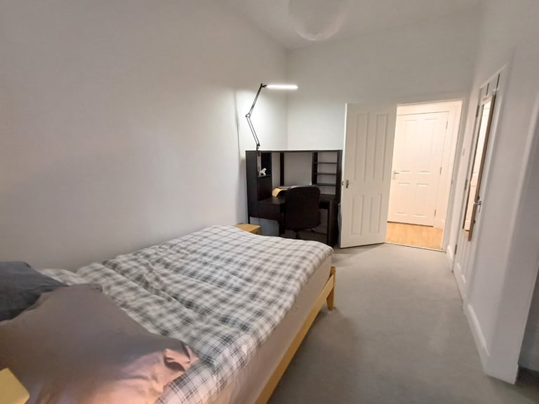 2 bedroom flat in Millerfield Place, Meadows, Edinburgh, EH9 1LW