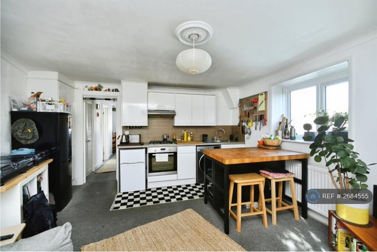 2 bedroom flat in Clyde Rd, Brighton, BN1 (2 bed) (#2684555)