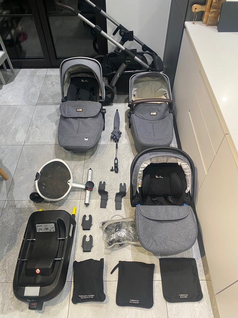 Silver Cross Pram + large accessory bundle (Wave)