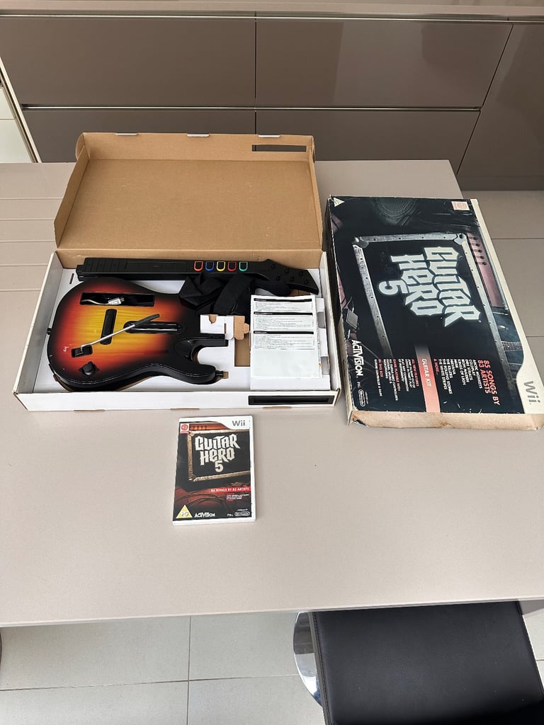 Nintendo Wii Guitar Hero 5 Boxed