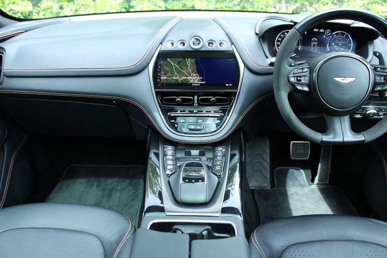 2021 Aston Martin DBX V8 550 5dr Touchtronic HATCHBACK PETROL Automatic