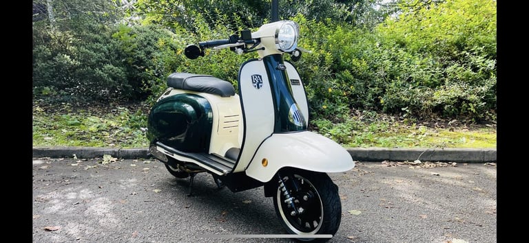 Piaggio Vespa 946 RED LTD-ETD 