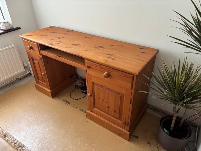 Desk (Antique Pine)