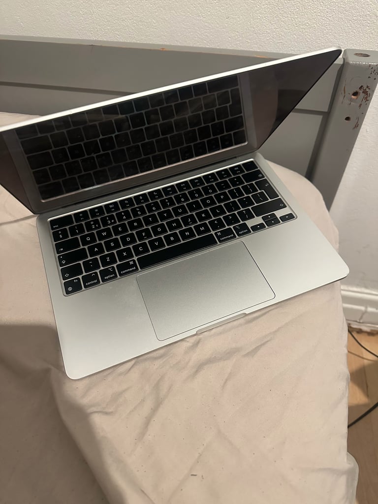 image for Apple Macbook Air M2 16GB