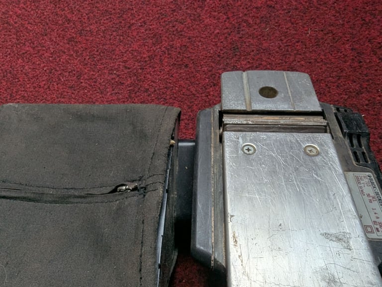 BLACK & DECKER 240V 330W ELECTRIC WOOD PLANER WOOD PLANE IN GOOD WORKING ORDER WITH DUST BAG