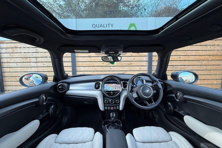 2022 MINI Hatch 1.5 Cooper Exclusive Hatchback 3dr Petrol Steptronic Euro 6 (s/s) (136 ps) HATCHB...