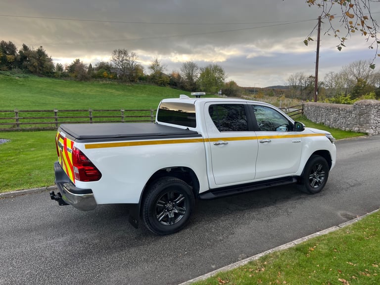 TOYOTA HILUX 2.4 D-4D 150PS ICON AUTOMATIC 4X4 UTILITY PICKUP 73 29,700 MILES