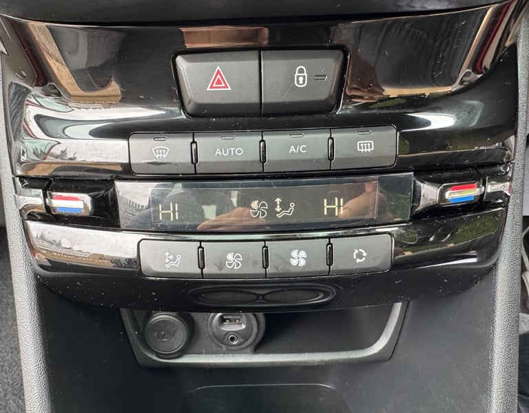 2016 Peugeot 208 1.2 Puretech Gt Line Hatchback HATCHBACK Petrol Manual