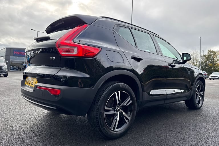 2023 Volvo XC40 2.0 B3 MHEV Plus DCT Auto Euro 6 (s/s) 5dr SUV PETROL Automatic