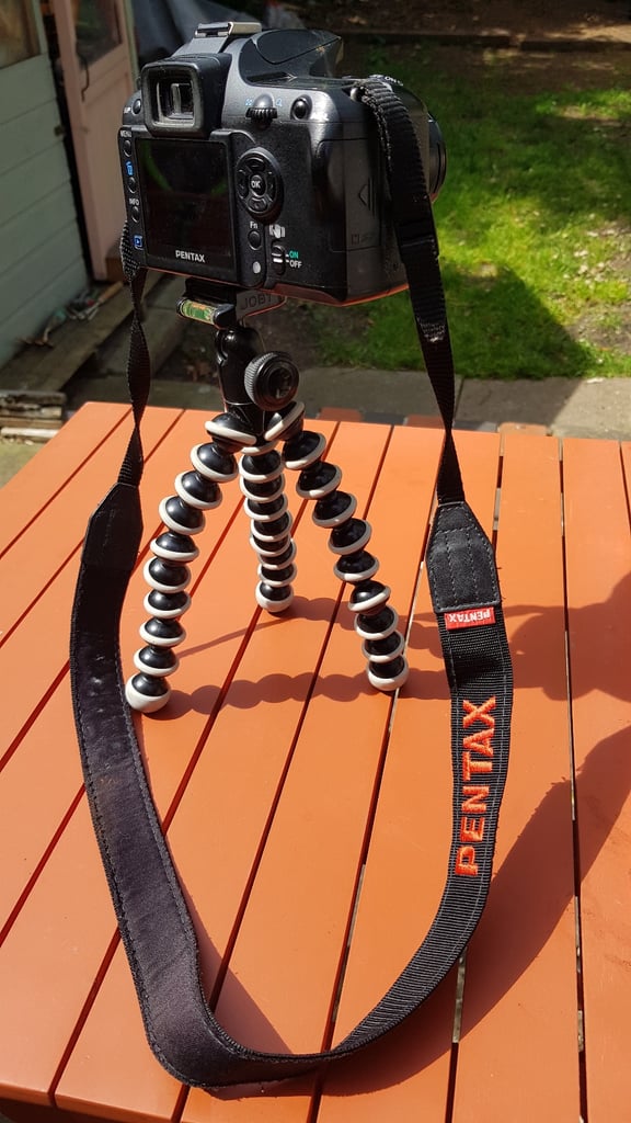 Gorilla style mini tripod for DSLR and Mirrorless cameras