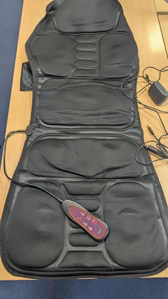 CAR/OFFICE 8 MODES FULL BACK SEAT MASSAGE MAT USED FEW TIMES ONLY