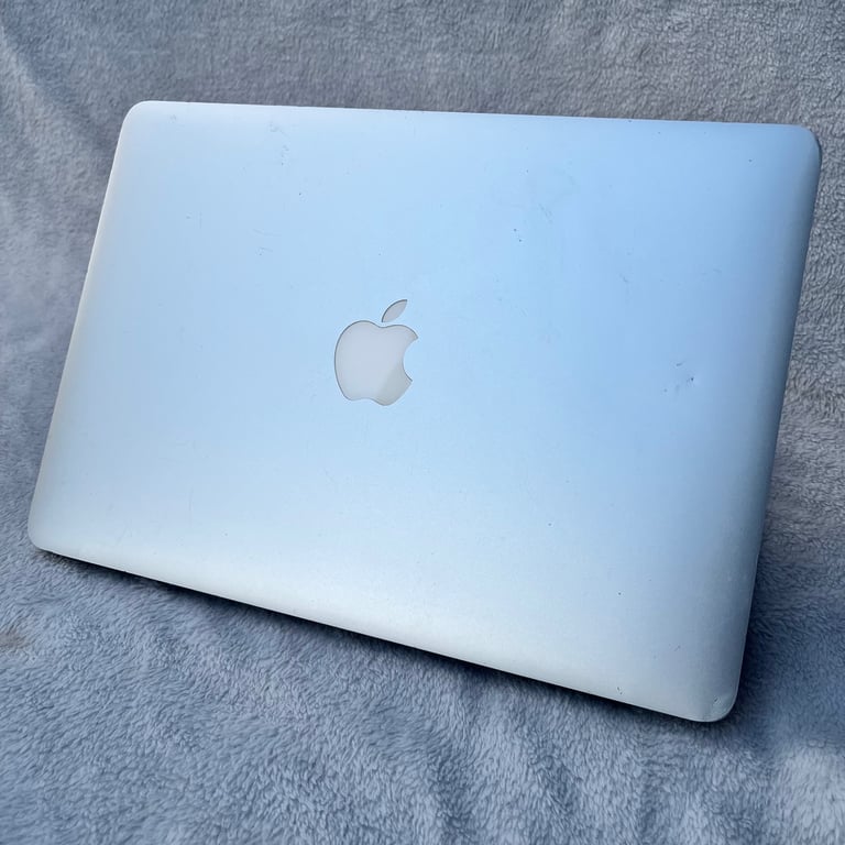 Apple Macbook Air 13 inch 