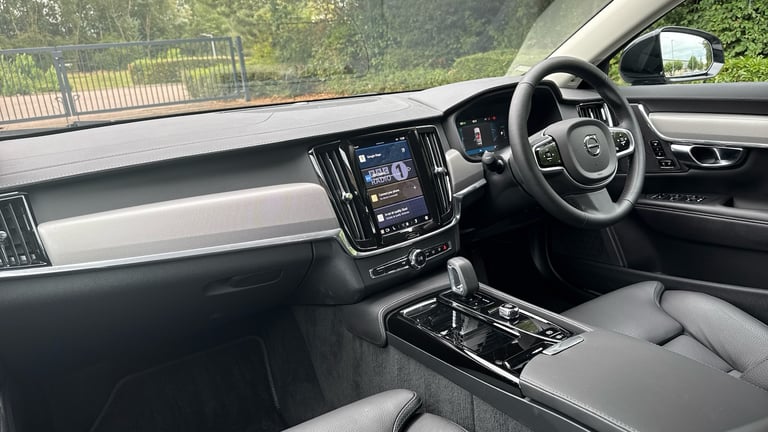 2025 Volvo V90 2.0 T6 [350] PHEV Plus Dark 5dr AWD Auto Estate Estate Hybrid Automatic
