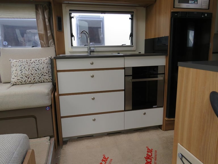Bailey Autograph Approach 75/2 4 Berth Fixed Bed