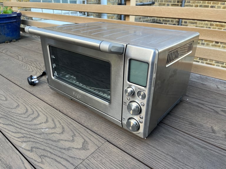 Countertop electric oven - barely used