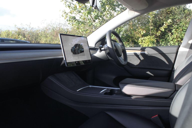 2022 Tesla Model Y (Dual Motor) Long Range Auto 4WDE 5dr MPV Electric Automatic