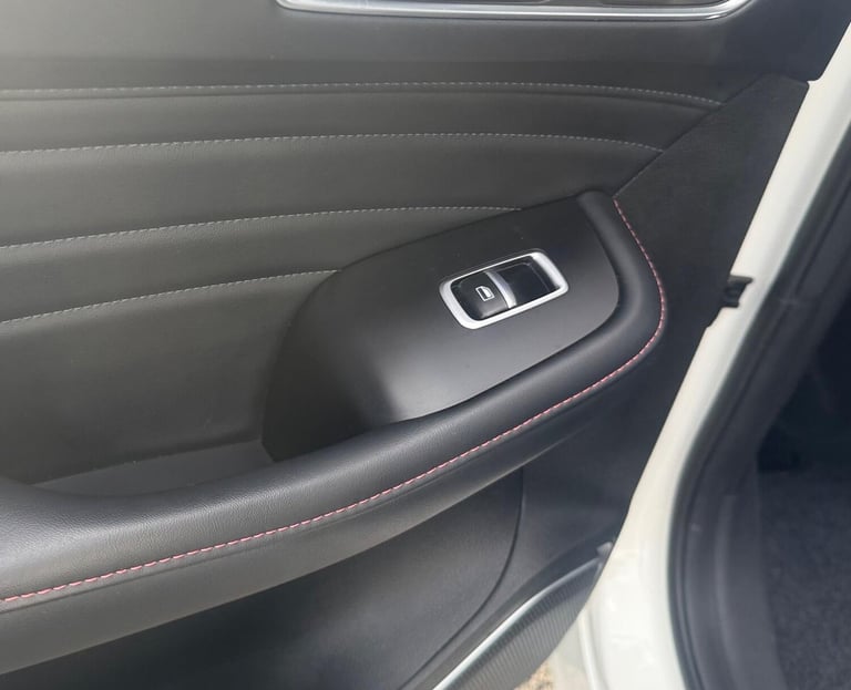 2022 MG MG HS 1.5 T-GDI 16.6kWh Exclusive Auto Euro 6 (s/s) 5dr ESTATE Petrol/Electric Hybrid Aut...