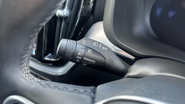 2021 Volvo XC60 2.0 B4D Momentum 5dr AWD Geartronic ESTATE DIESEL Automatic