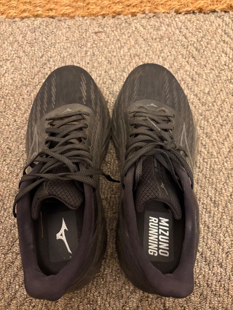 Lightly used Mizuno Wave Inspire 21 Running Shoes UK Size 7.5 Extra wide