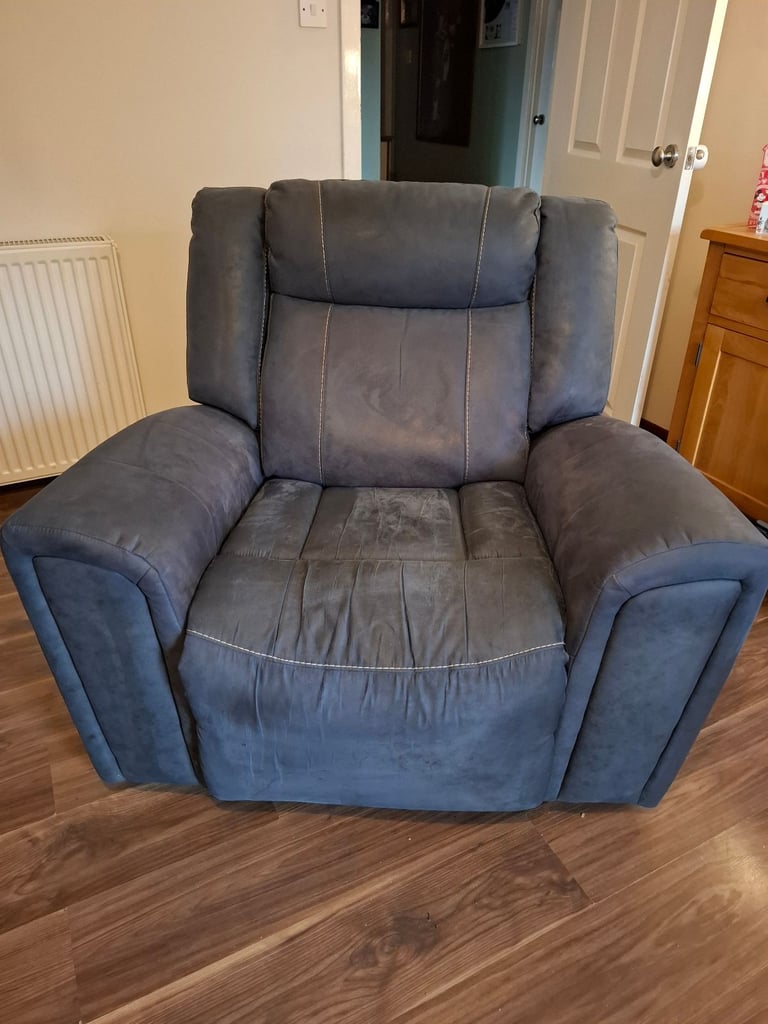 3 SEATER & MANUAL RECLINER