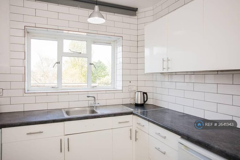 2 bedroom flat in Kerbey Street, London, E14 (2 bed) (#2641343)