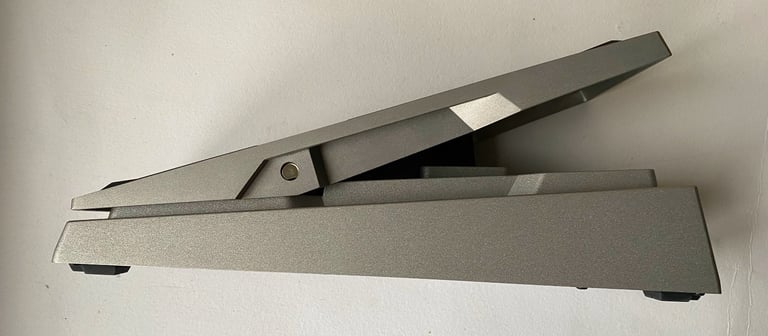 Boss FV-500L Foot Volume Expression Pedal