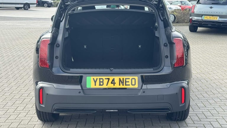 2024 MINI Countryman 150kW E Classic 66kWh 5dr Auto Hatchback Electric Automatic