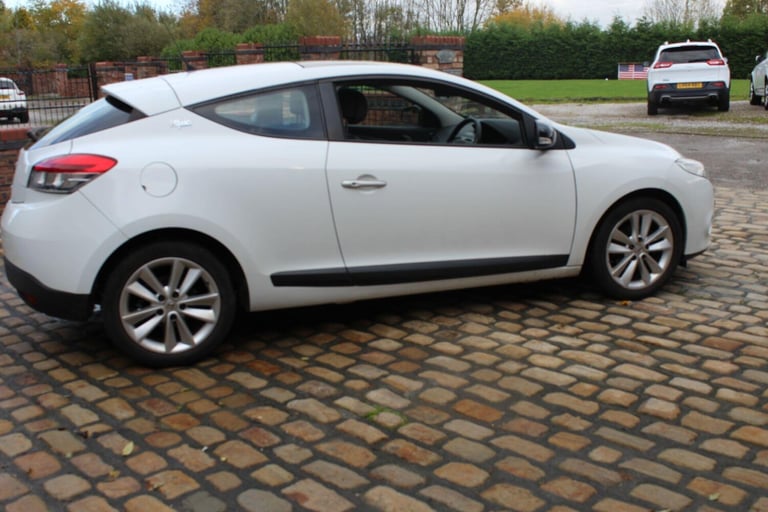 2011 Renault Megane 1.6 16V I-Music Euro 5 3dr COUPE Petrol Manual