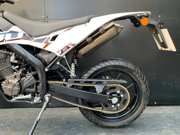RIEJU MRT 125 cc 2025 VERY LOW MILEAGE HPI CLEAR 125cc SUPERMOTO 339 MILES!!
