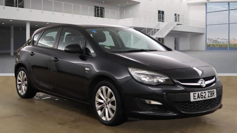2012 Vauxhall Astra 1.6i 16V Active 5dr HATCHBACK PETROL Manual