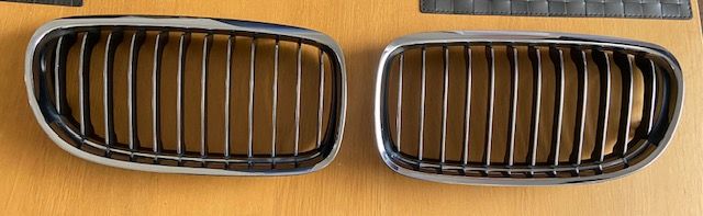 A Pair of Genuine BMW 3 Series (E90) Silver Kidney Grilles.
