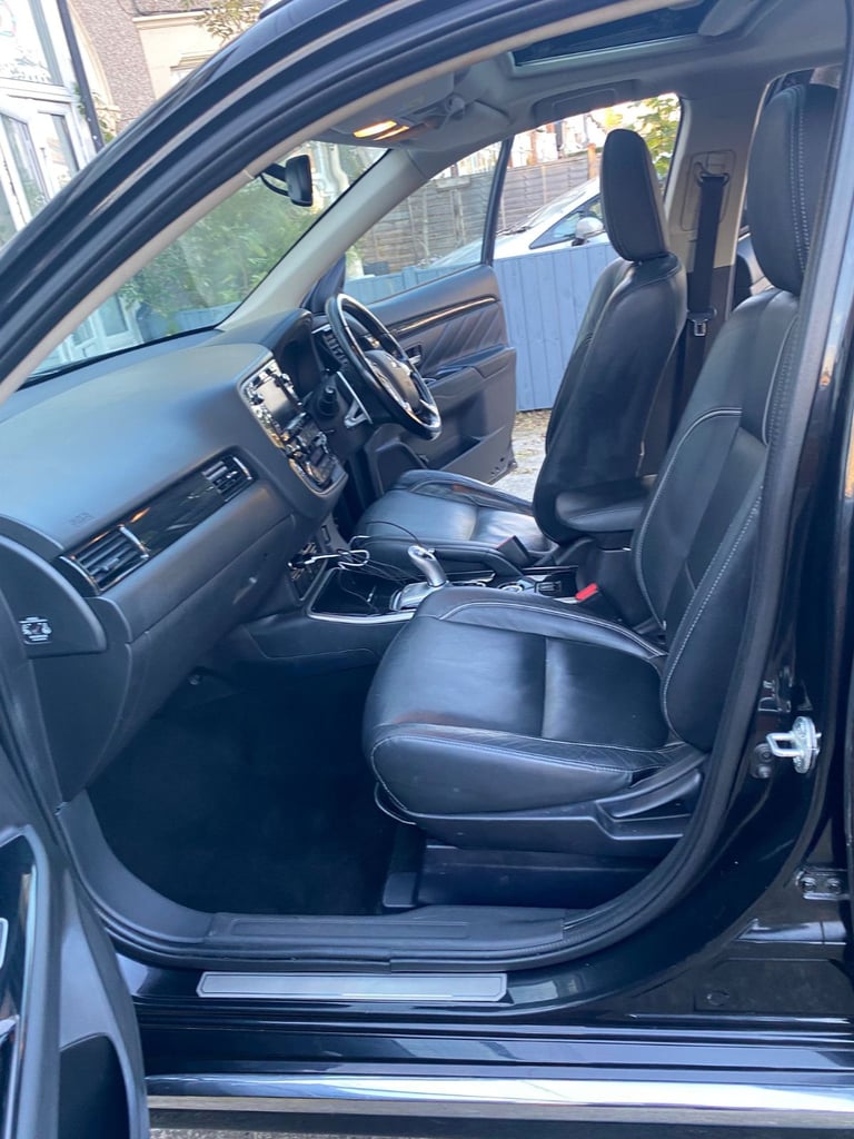 Mitsubishi, OUTLANDER, Estate, 2015, Other, 1998 (cc), 5 doors