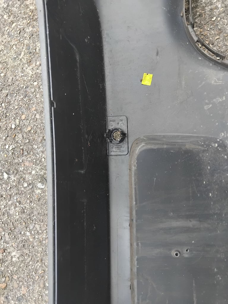 Mini countryman rear bumper. 