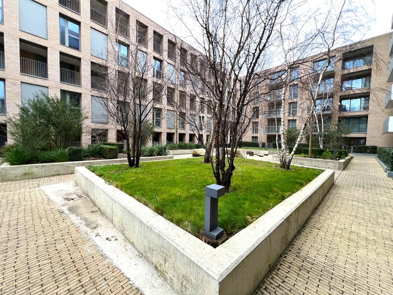 Ground Floor furnished modern and spacious One bedroom flat with Parking near Potoon Dock Station