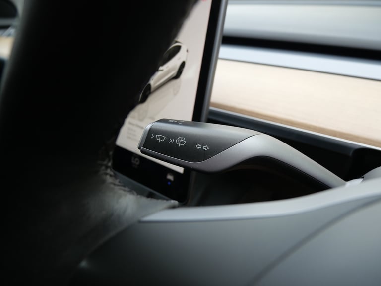 2022 Tesla Model 3 Standard Range Plus Electric Auto RWD (241 bhp) 4dr Electric