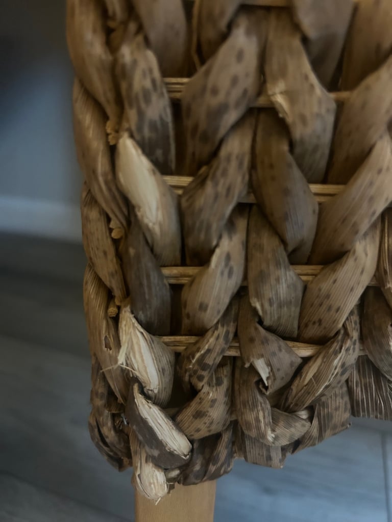 Oak table and 6 chairs 