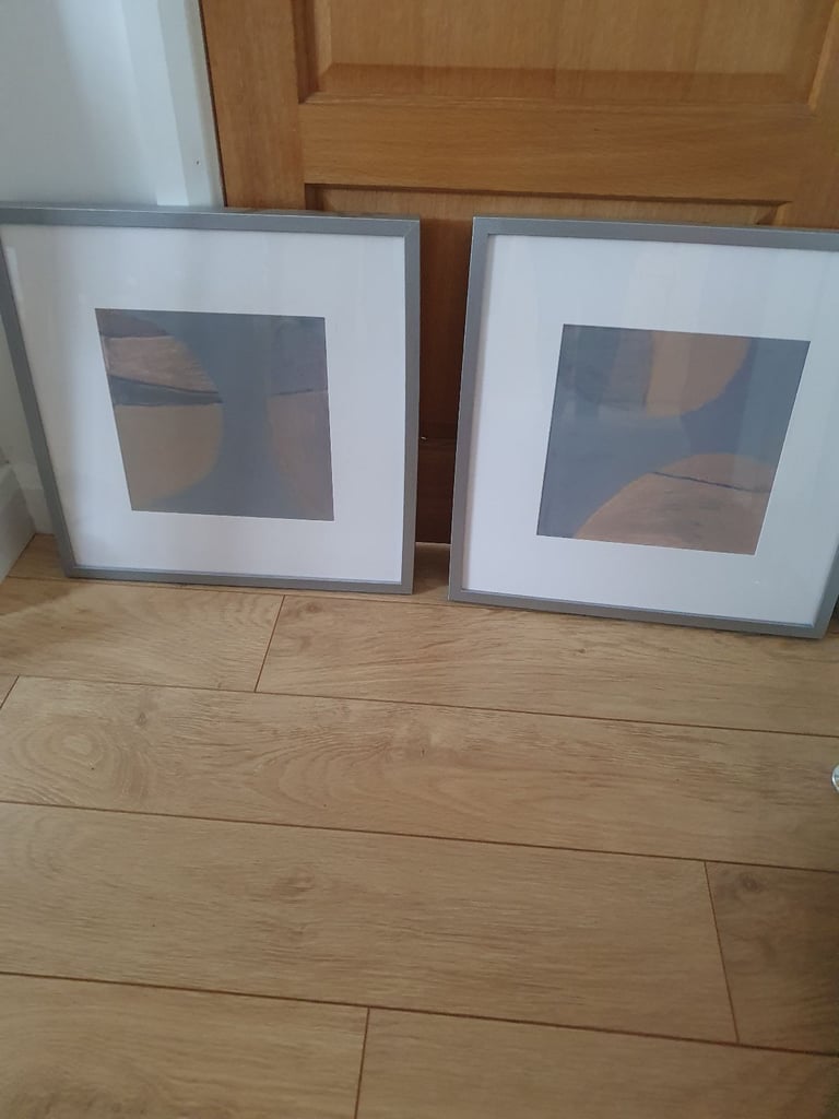 image for 2 x pictures