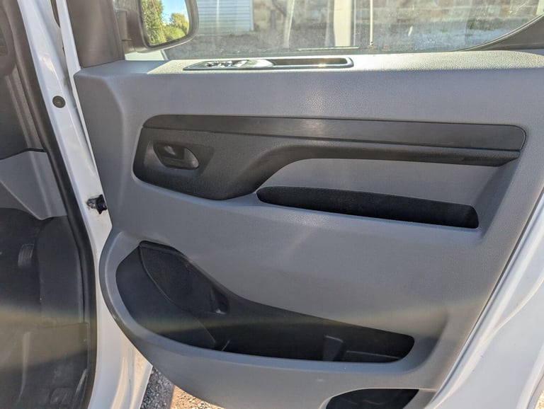 2021 Peugeot Expert 1.5 BlueHDi 1000 Professional Standard Panel Van MWB Euro 6 (s/s) 6dr PANEL V...
