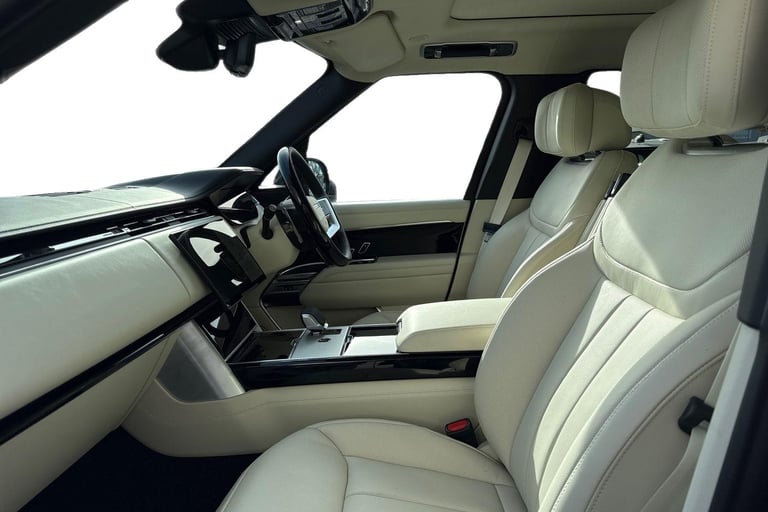 2025 Land Rover Range Rover 3.0 P460e 38.2kWh Autobiography Auto 4WD Euro 6 (s/s) 5dr SUV Automatic