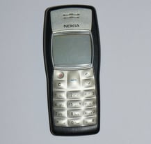 Retro unlocked Nokia 1100 unlocked mobile phone with torch