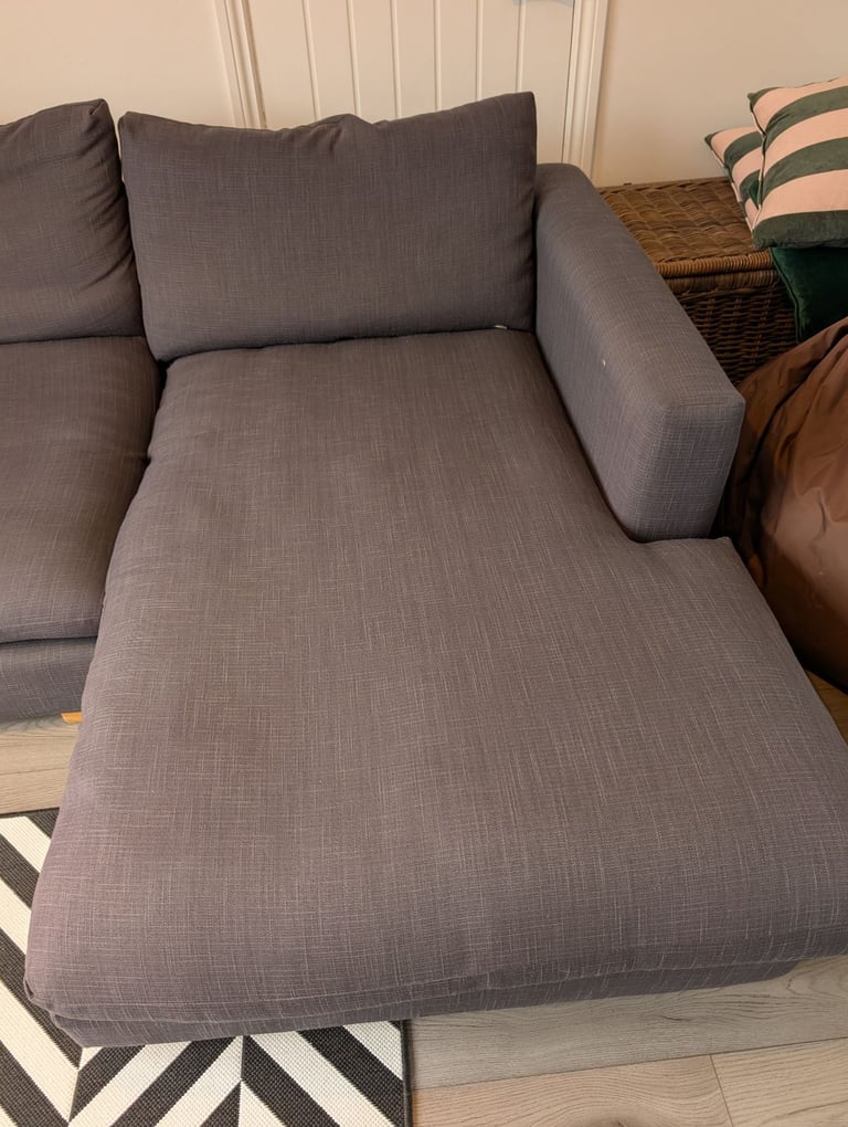 Sofa Grey chaise 3-4 seater £375 ono