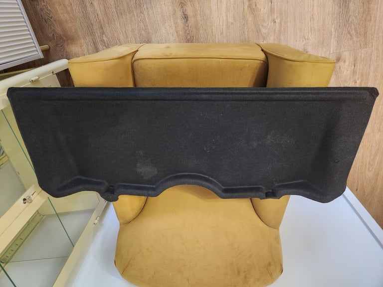 2019 (68 reg) nissan juke parcel shelf.