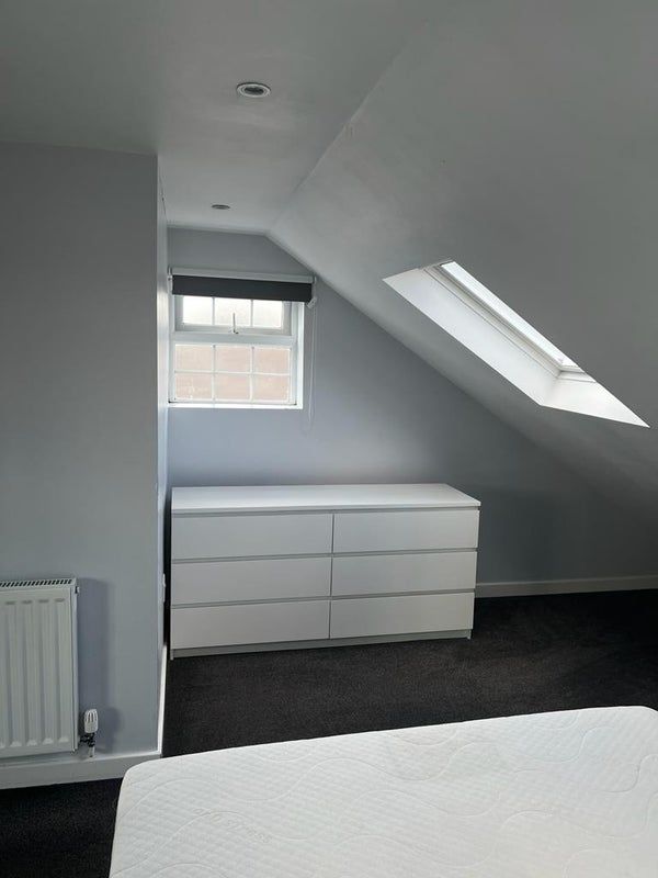 En-Suite Loft, Prime Location Airport access
