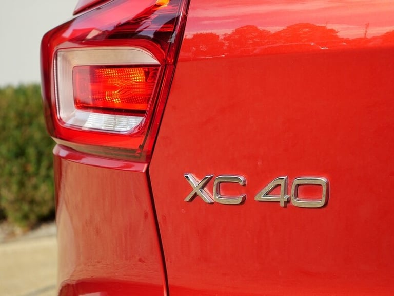 2020 Volvo XC40 1.5h T5 Twin Engine Recharge 10.7kWh R-Design Pro SUV 5dr Petrol Plug-in Hy SUV H...