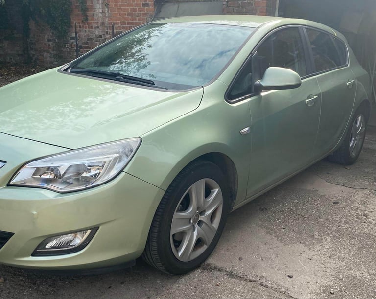 Vauxhall, ASTRA, EXCLUSIV, CDTI, 2011, Manual, 1686 (cc), 5 doors