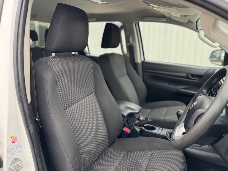 2019 Toyota Hilux Active D/Cab Pick Up 2.4 D-4D PICK UP DIESEL Manual