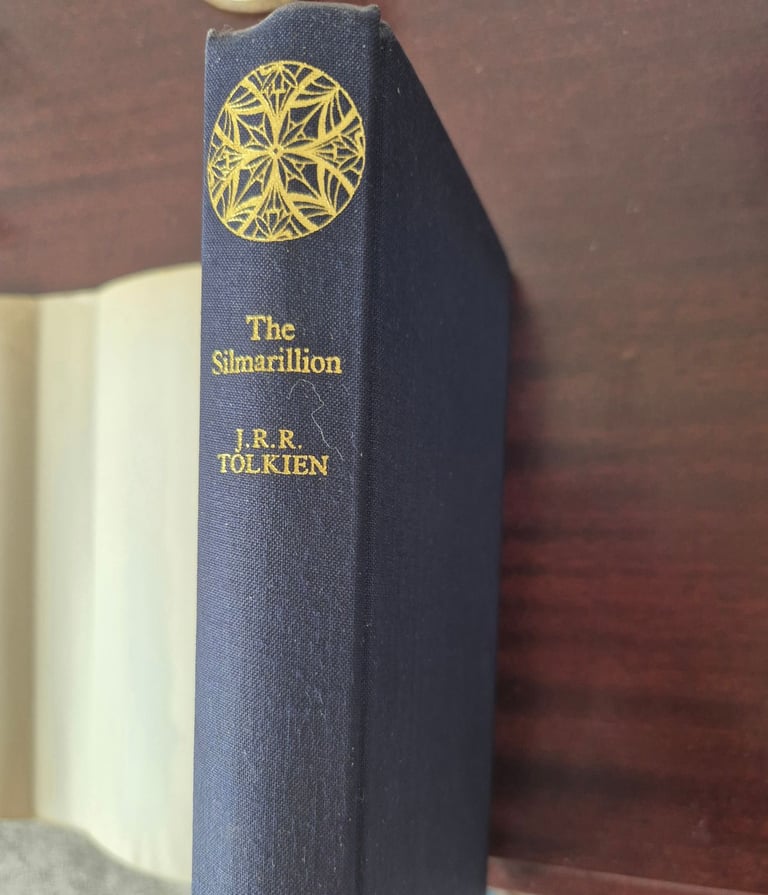 The Silmarilion 1st Edition (EXCELLENT CONDITION)